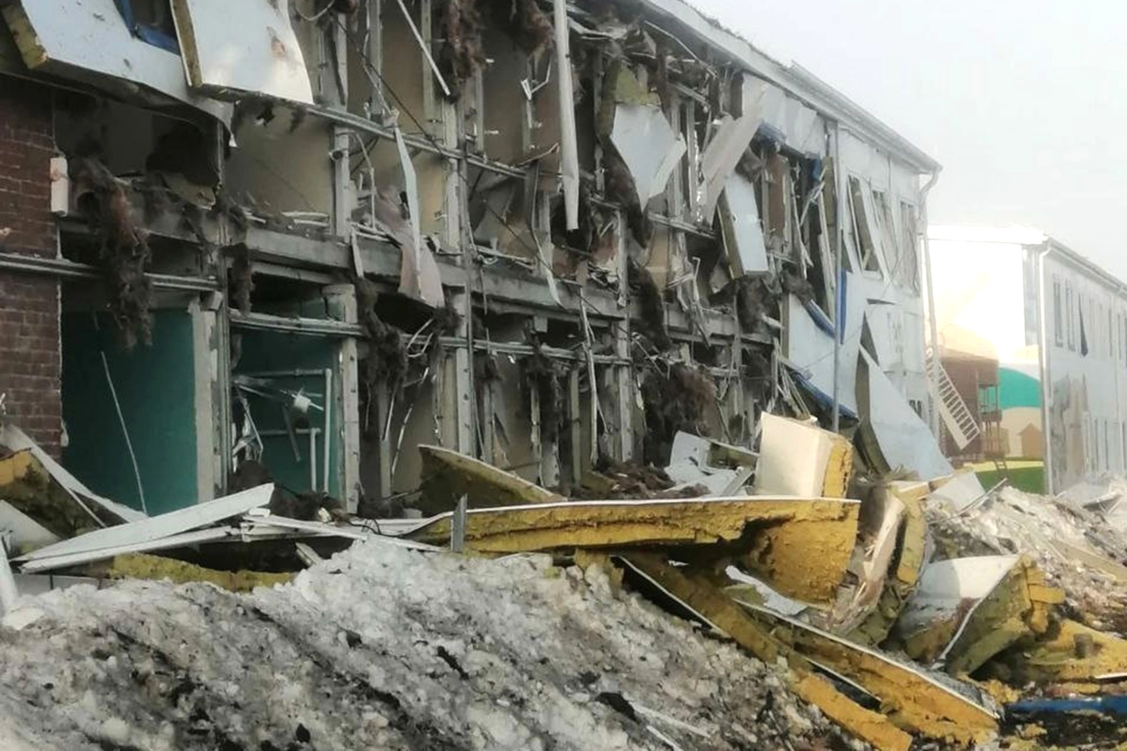 Гражданин Таджикистана погиб при атаке дронов на Нижнекамск, ранены двое - МИД
