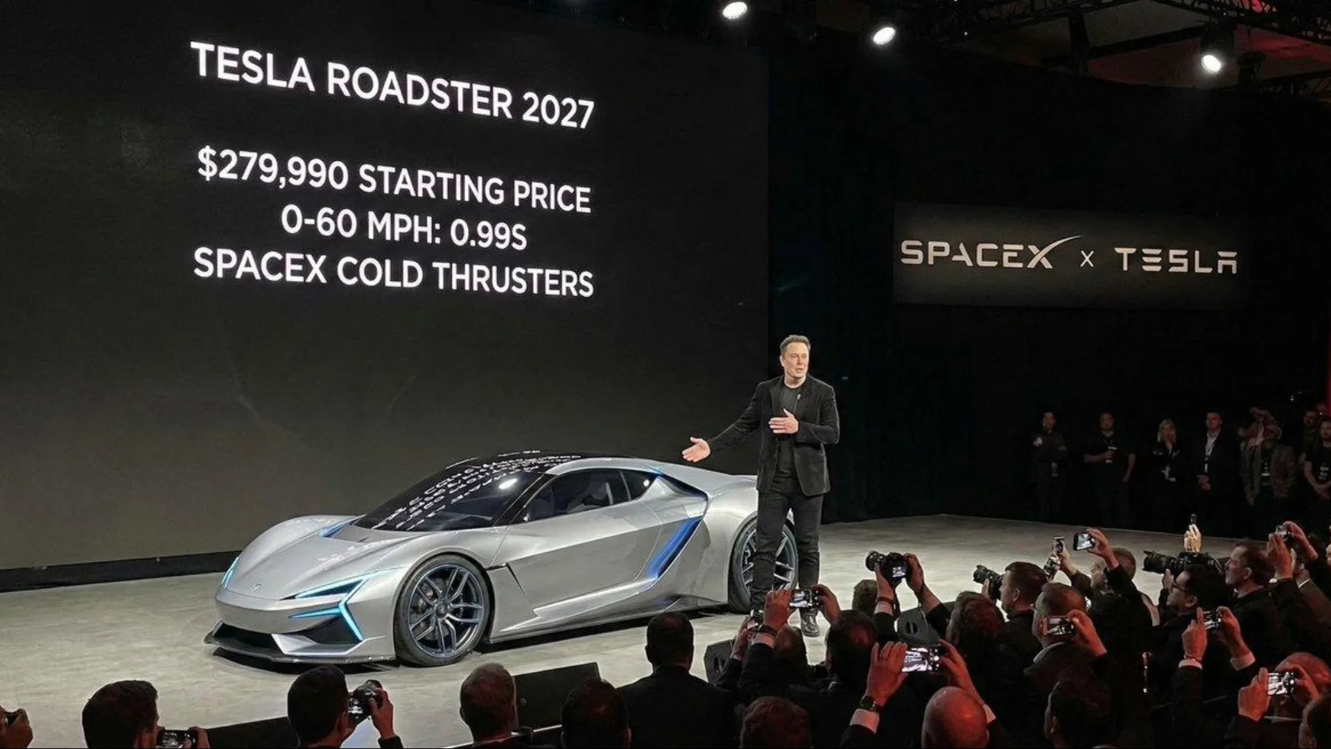 Илон Маск представил летающий автомобиль Tesla Roadster