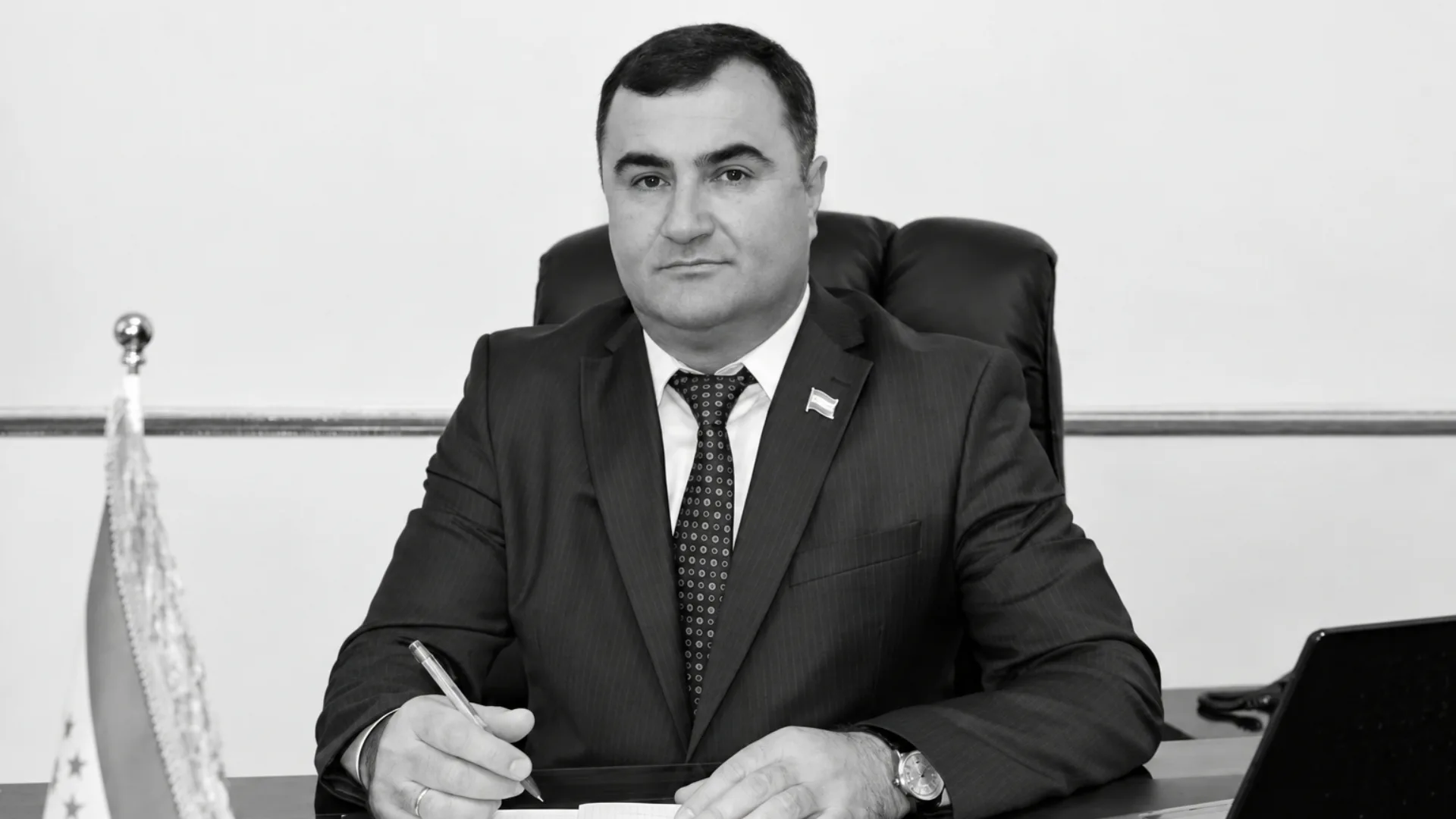 Полномочия Алишера Мирзонабота в Маджлиси милли досрочно прекращены