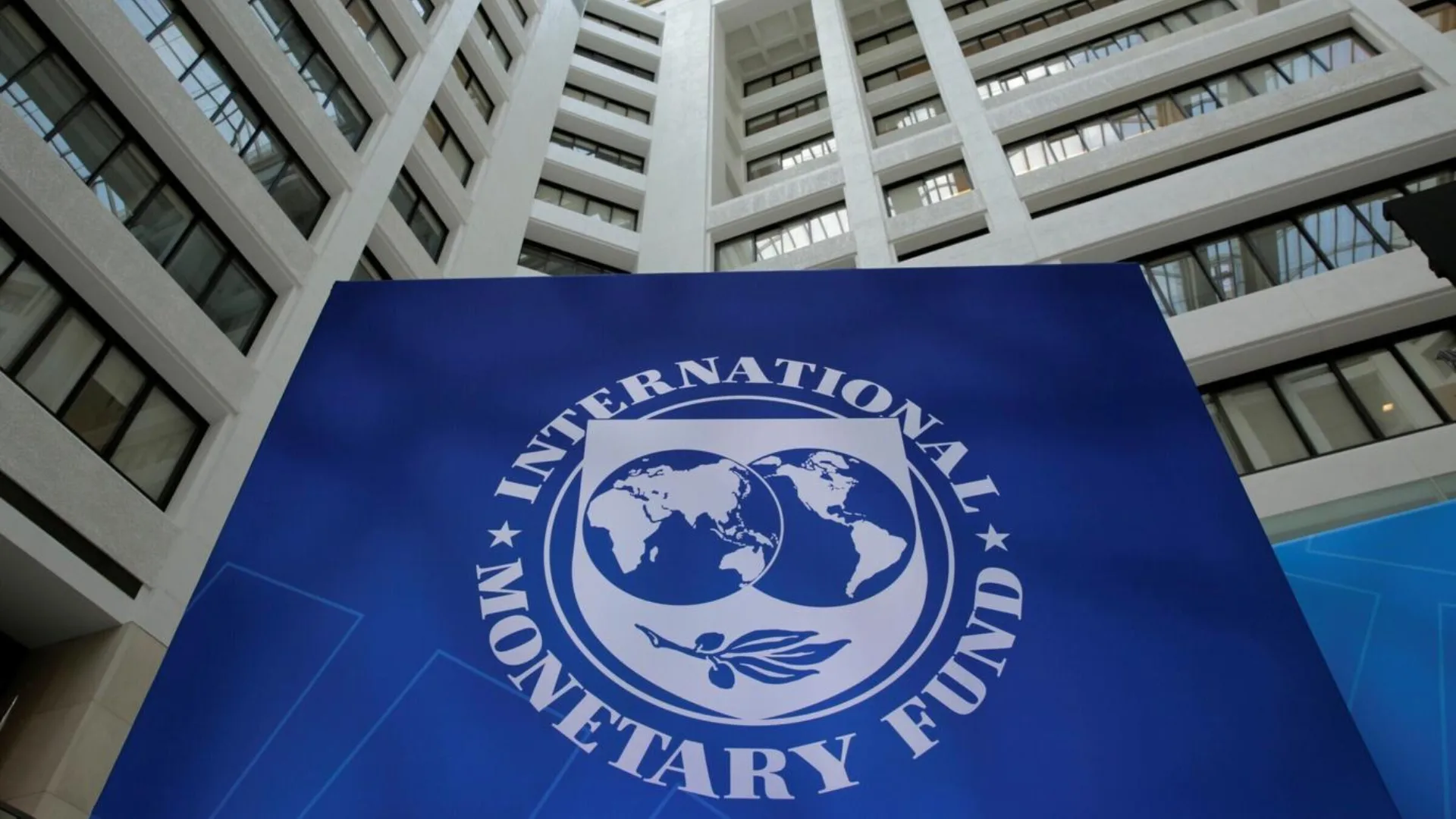 МВФ предупредил о рисках для мировой экономики из-за войн и ИИ