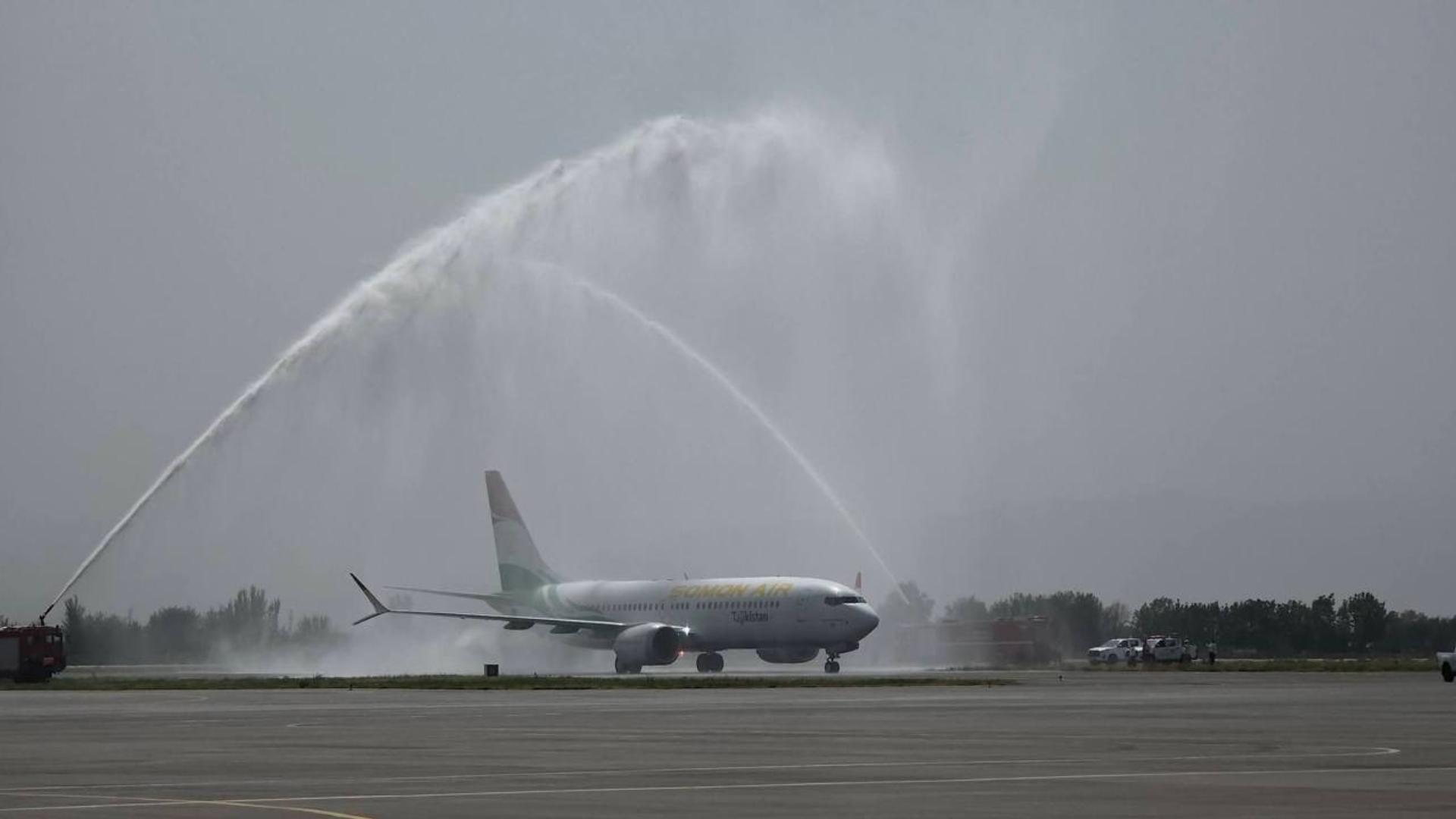 «Сомон Эйр» пополнила авиапарк ещё одним Boeing 737-8 MAX